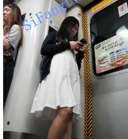 【CD抄底】487系列SG039-学生妹妹只顾着玩手机结果前后失守