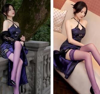 【 秀人网鱼子酱】最新-独角戏 女神超美 紫色丝袜 露乳显B